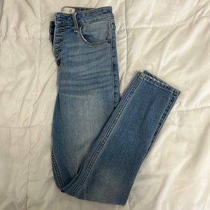 Brand New Abercrombie Ankle Jean High Rise - Curve Love